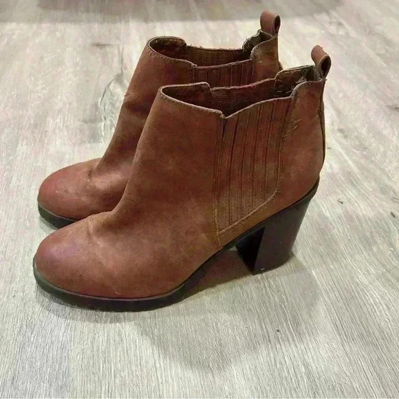 Sam & Libby Brown Faux Leather Ankle Booties - Picture 2 of 9